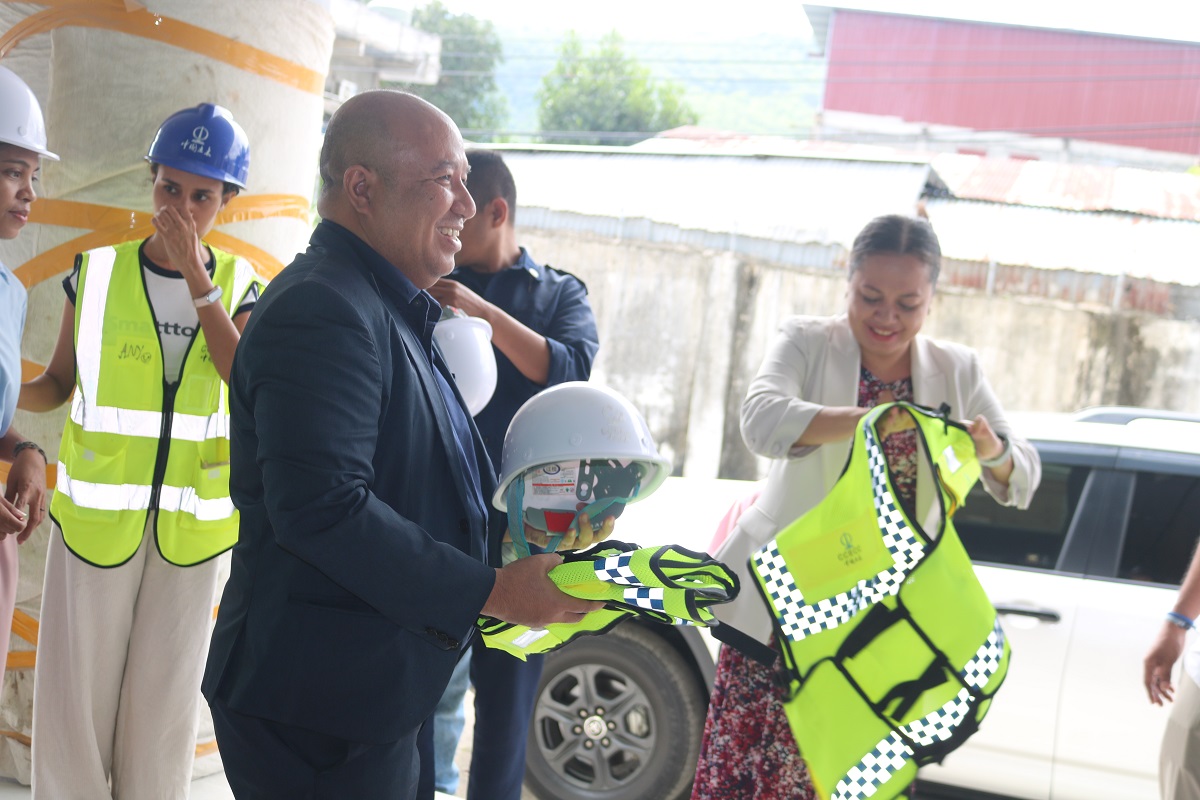 S.E MINISTRA SAÚDE VIZITA KONSTRUSAUN FOUN SALA PEDIATRIA NO ICCU.